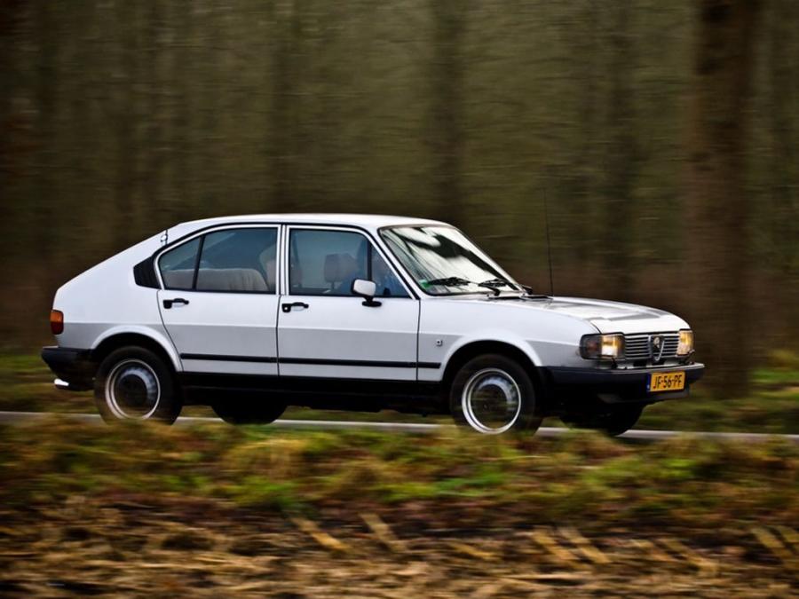  Alfa Romeo Alfasud Quadrifoglio Oro (901) 1982 года  (фото 9 из 16)